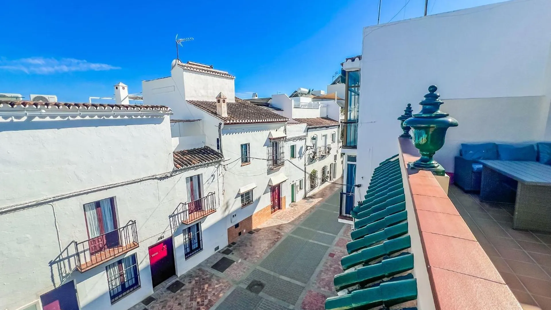Apartamento Discover This Beautiful Penthouse Located In The Heart Of Nerja, On The Iconic C